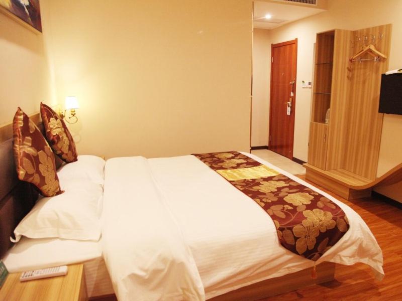 Greentree Alliance Yichang East Yichang Station Hotel Exterior foto