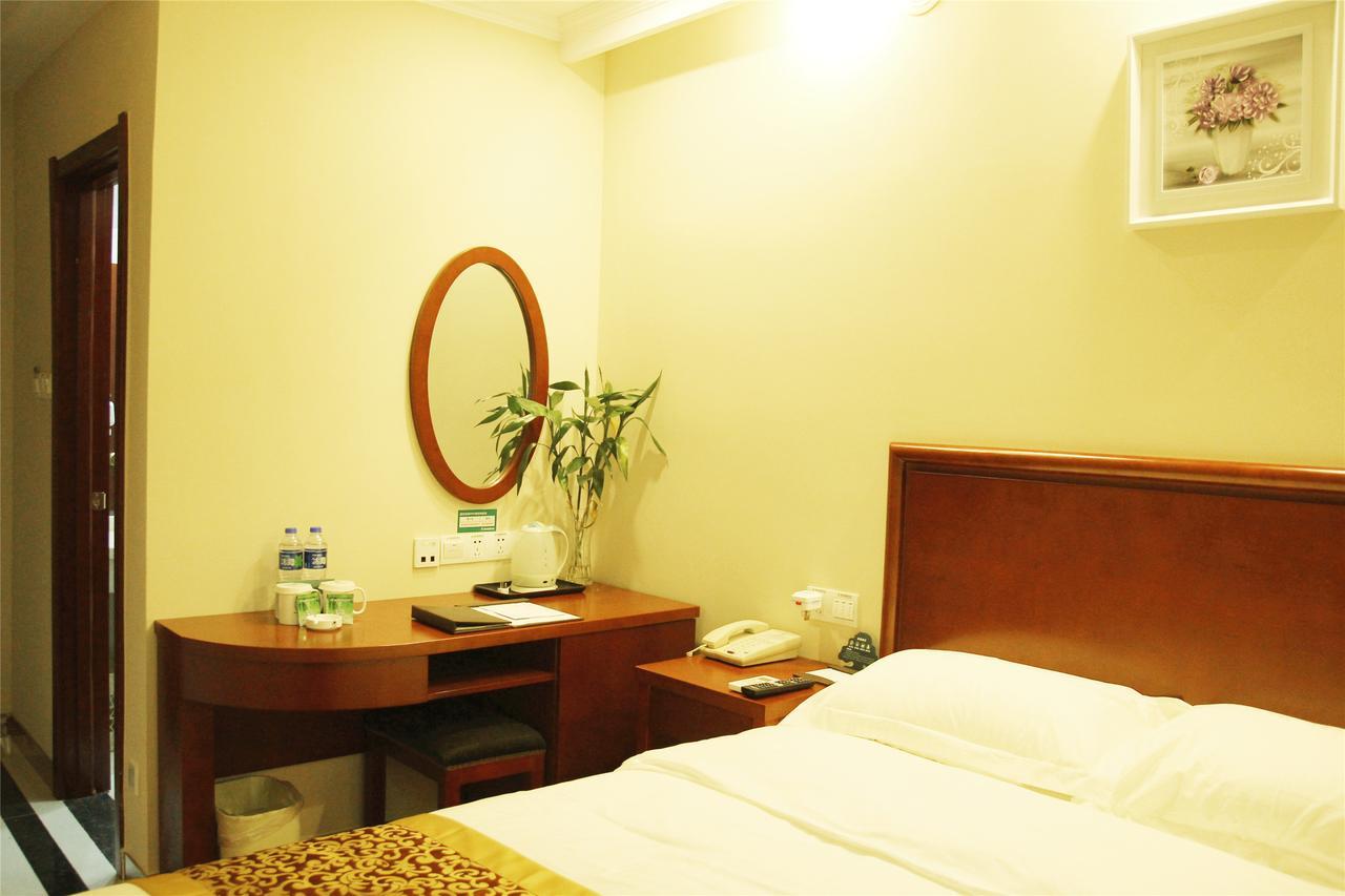 Greentree Alliance Yichang East Yichang Station Hotel Exterior foto